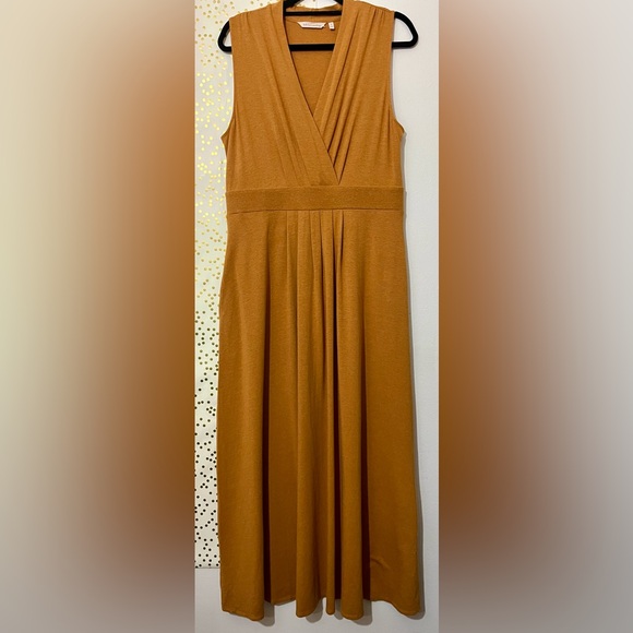 Soft Surroundings Dresses & Skirts - Soft Surroundings Honey Yellow Athena V-Neck Maxi Dress w Pockets size Medium